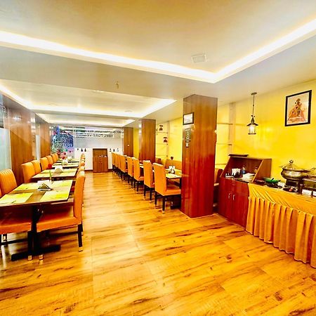 Hotel Sky International- Airport Zone Hyderabad Shamshabad Buitenkant foto