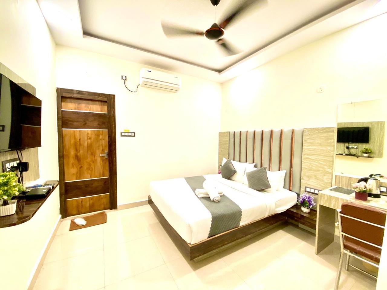 Hotel Sky International- Airport Zone Hyderabad Shamshabad Buitenkant foto