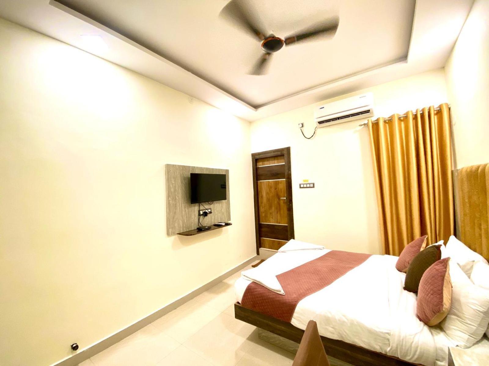 Hotel Sky International- Airport Zone Hyderabad Shamshabad Buitenkant foto