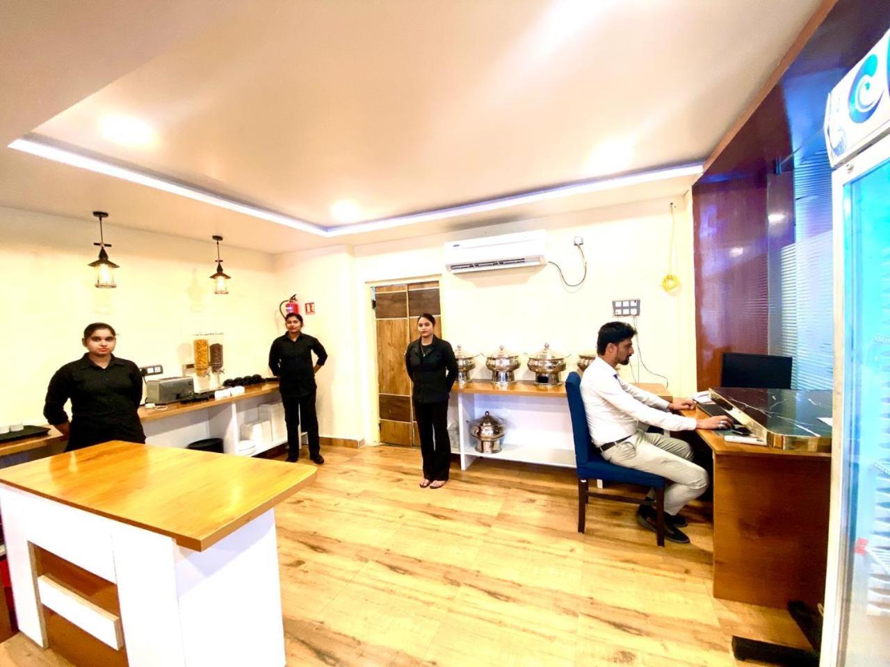 Hotel Sky International- Airport Zone Hyderabad Shamshabad Buitenkant foto