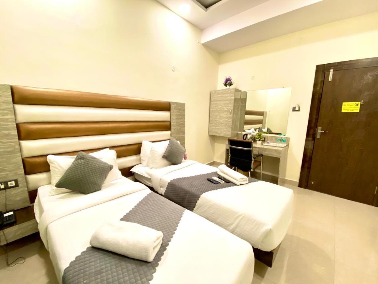 Hotel Sky International- Airport Zone Hyderabad Shamshabad Buitenkant foto