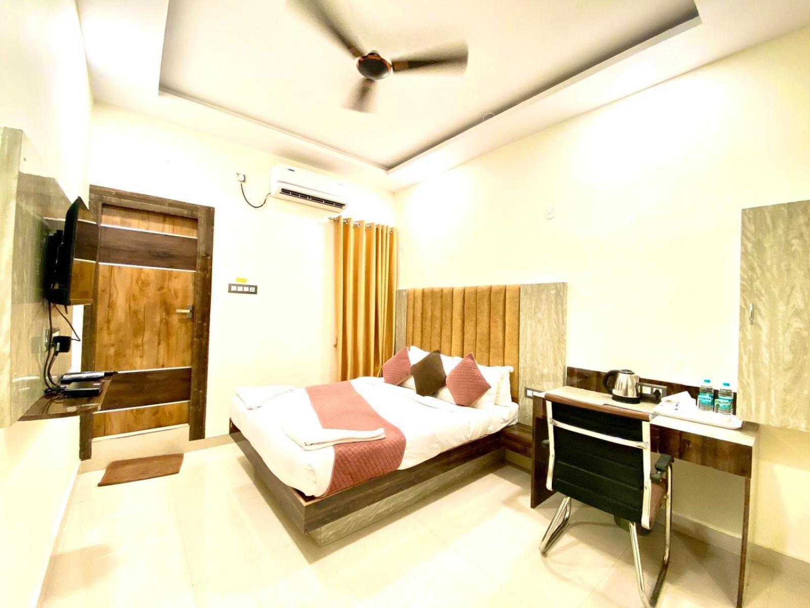 Hotel Sky International- Airport Zone Hyderabad Shamshabad Buitenkant foto