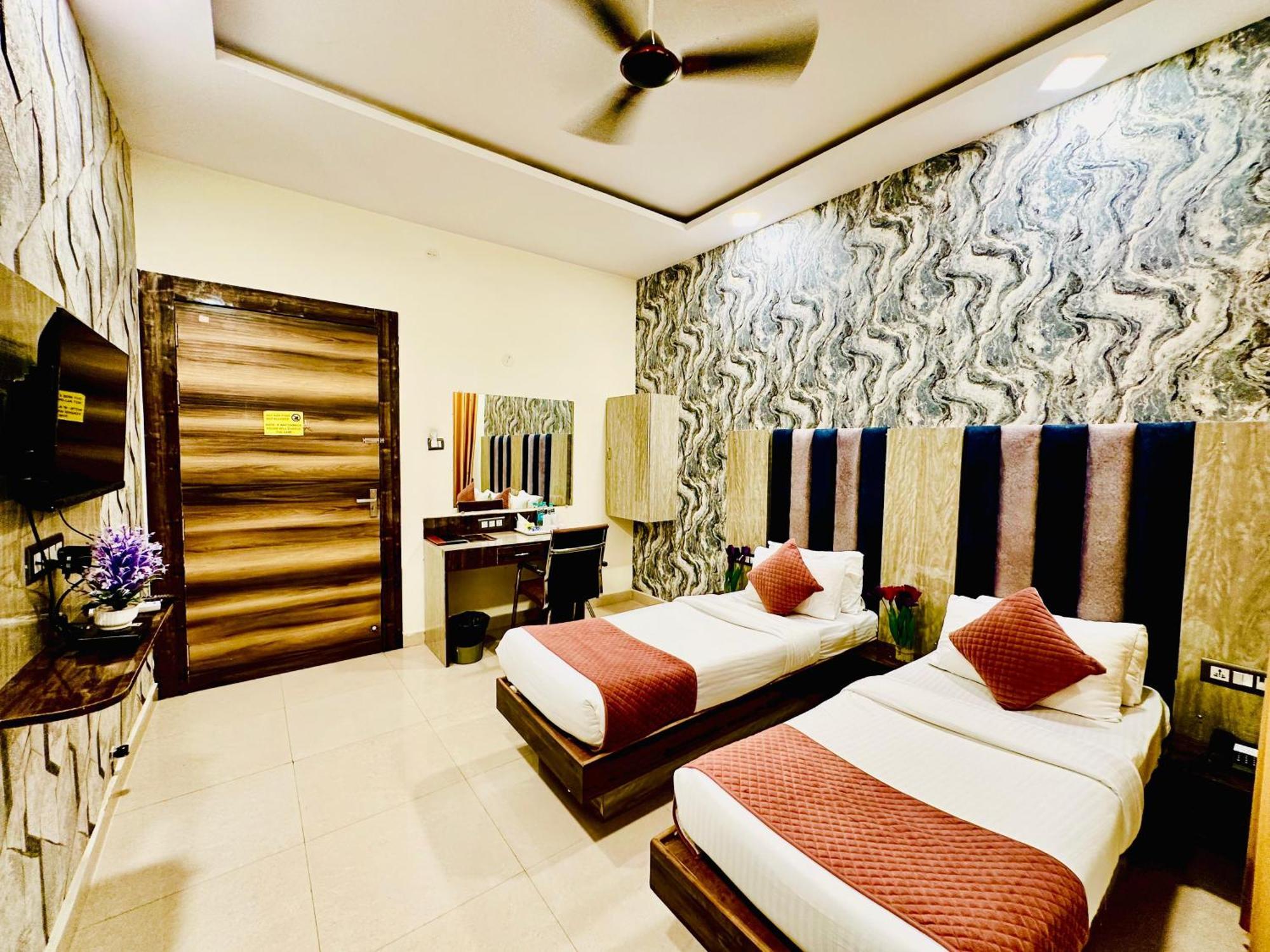 Hotel Sky International- Airport Zone Hyderabad Shamshabad Buitenkant foto