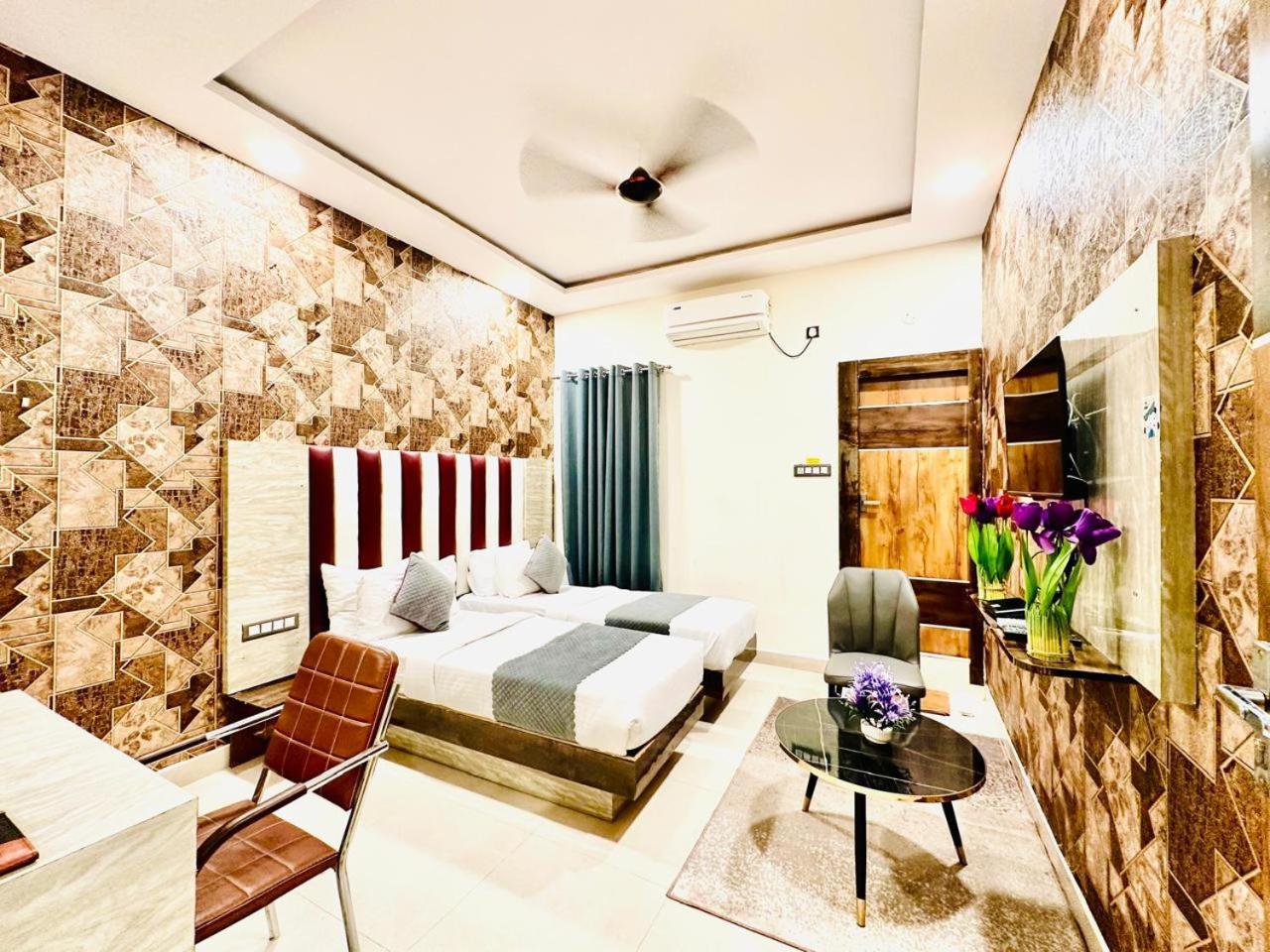 Hotel Sky International- Airport Zone Hyderabad Shamshabad Buitenkant foto