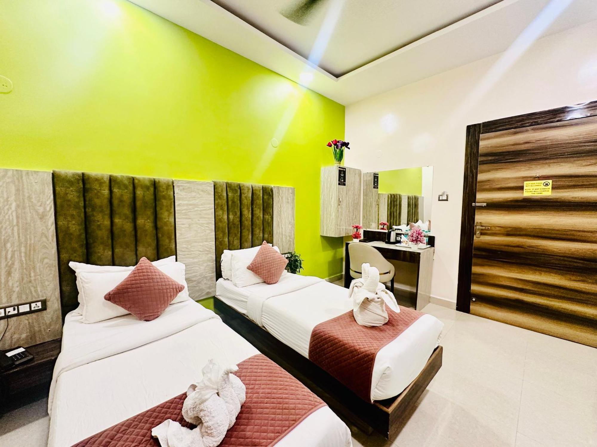 Hotel Sky International- Airport Zone Hyderabad Shamshabad Buitenkant foto